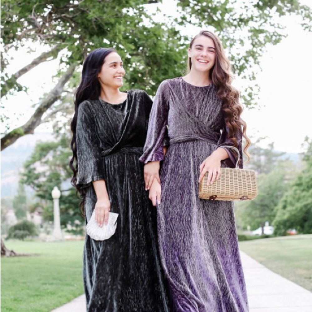 Dainty Jewells lavender maxi velvet dress